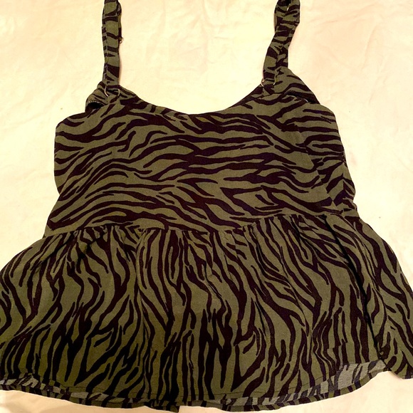 Hollister Top Size Small Animal Print - Picture 3 of 4